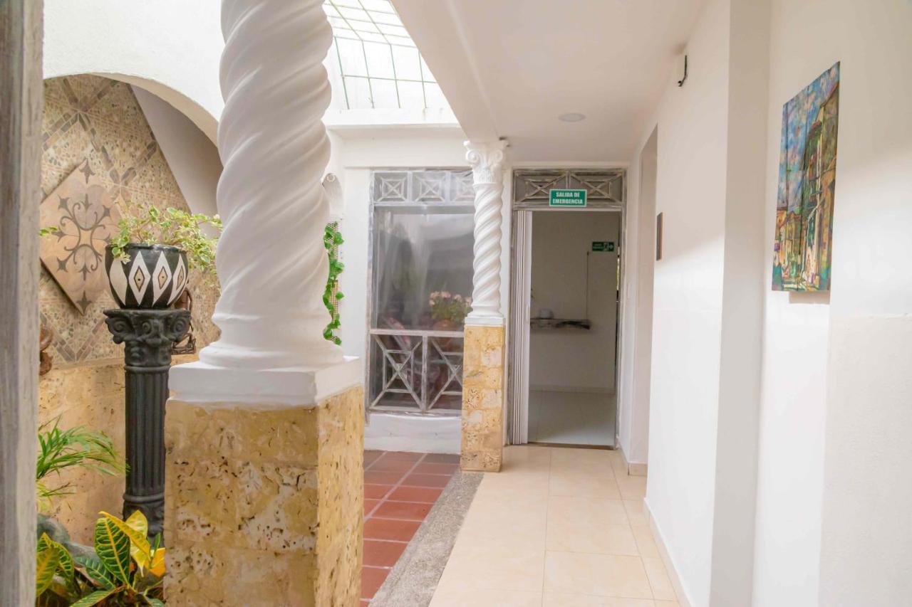 Luna Cartagena Airport Hotel Exterior photo
