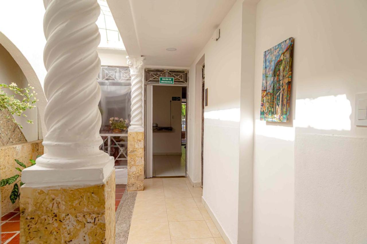 Luna Cartagena Airport Hotel Exterior photo
